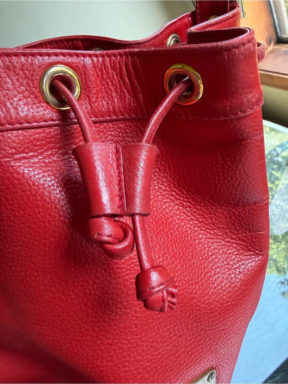 MCM Red Leather Drawstring Bucket Crossbody Bag Gold Hardware EUC Dust bag - Picture 4 of 15